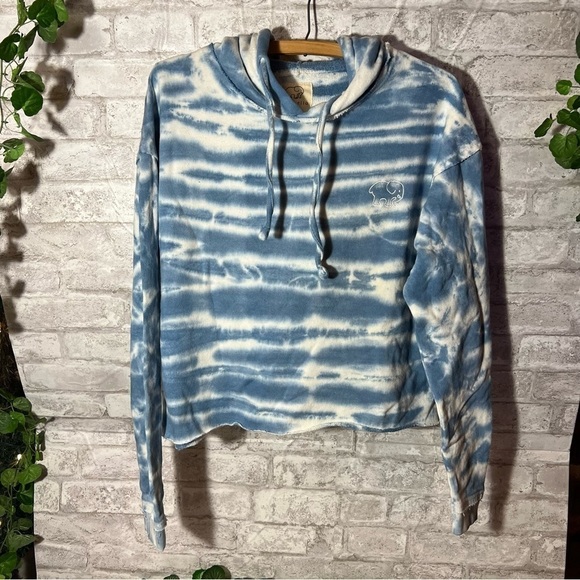 IVORY ELLA Hoodie Women’s S Cropped Powder Blue Tie Dye with Elephant NWT‎ - Picture 1 of 12